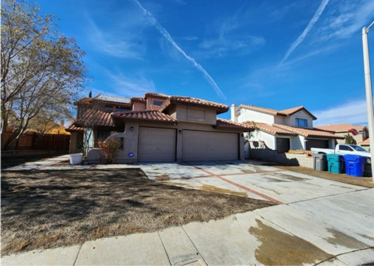 37501 Arbor Ln before: previous agent's cell-phone photo